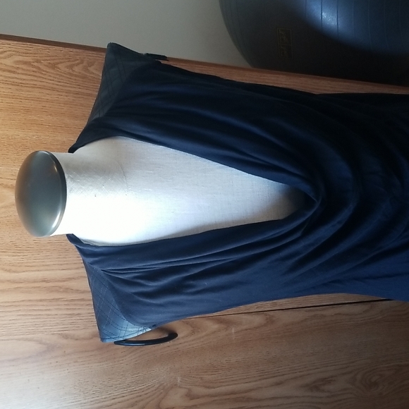 Express Deep Drape Black Tunic - Picture 5 of 6